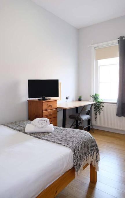 Seymour Townhouse By Serviced Living Liverpool Bagian luar foto