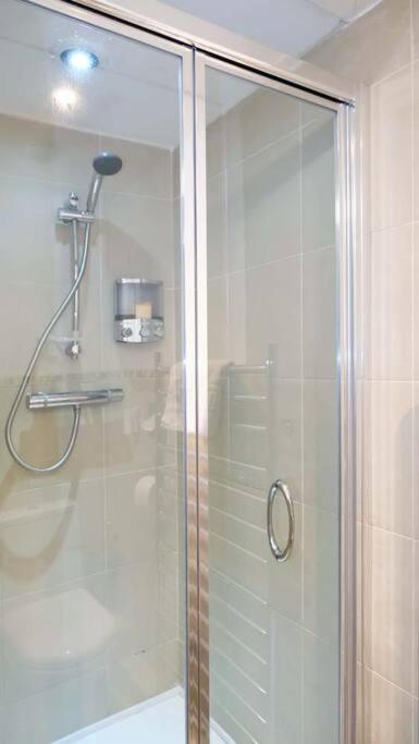 Seymour Townhouse By Serviced Living Liverpool Bagian luar foto