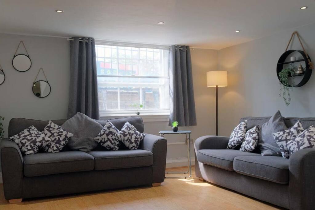 Seymour Townhouse By Serviced Living Liverpool Bagian luar foto